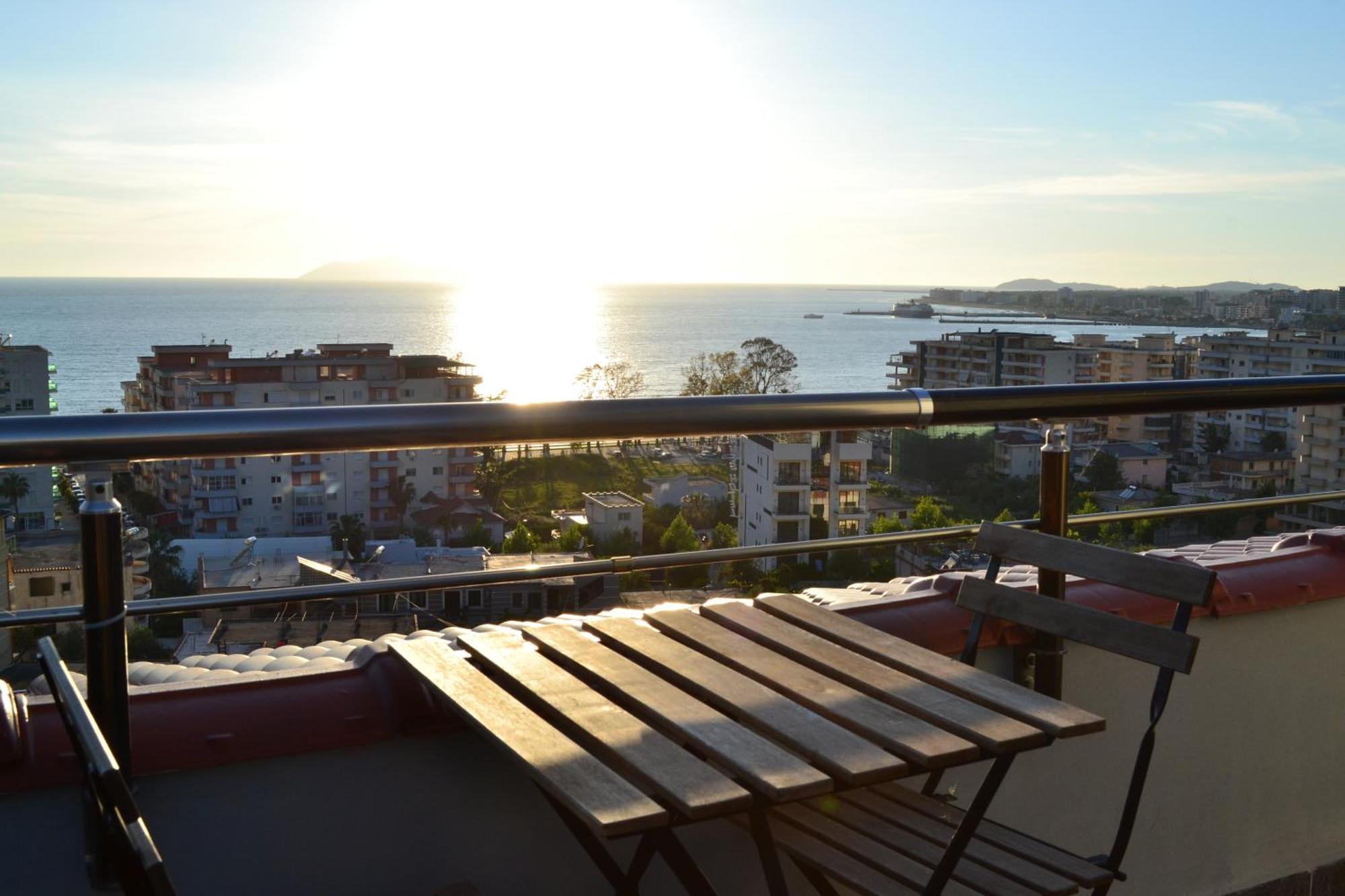 Appartamento Seaview Penthouse Terrace & Garage Vlorë Esterno foto