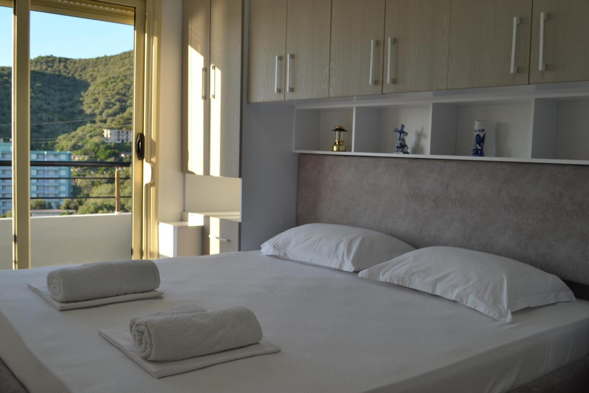 Appartamento Seaview Penthouse Terrace & Garage Vlorë Esterno foto