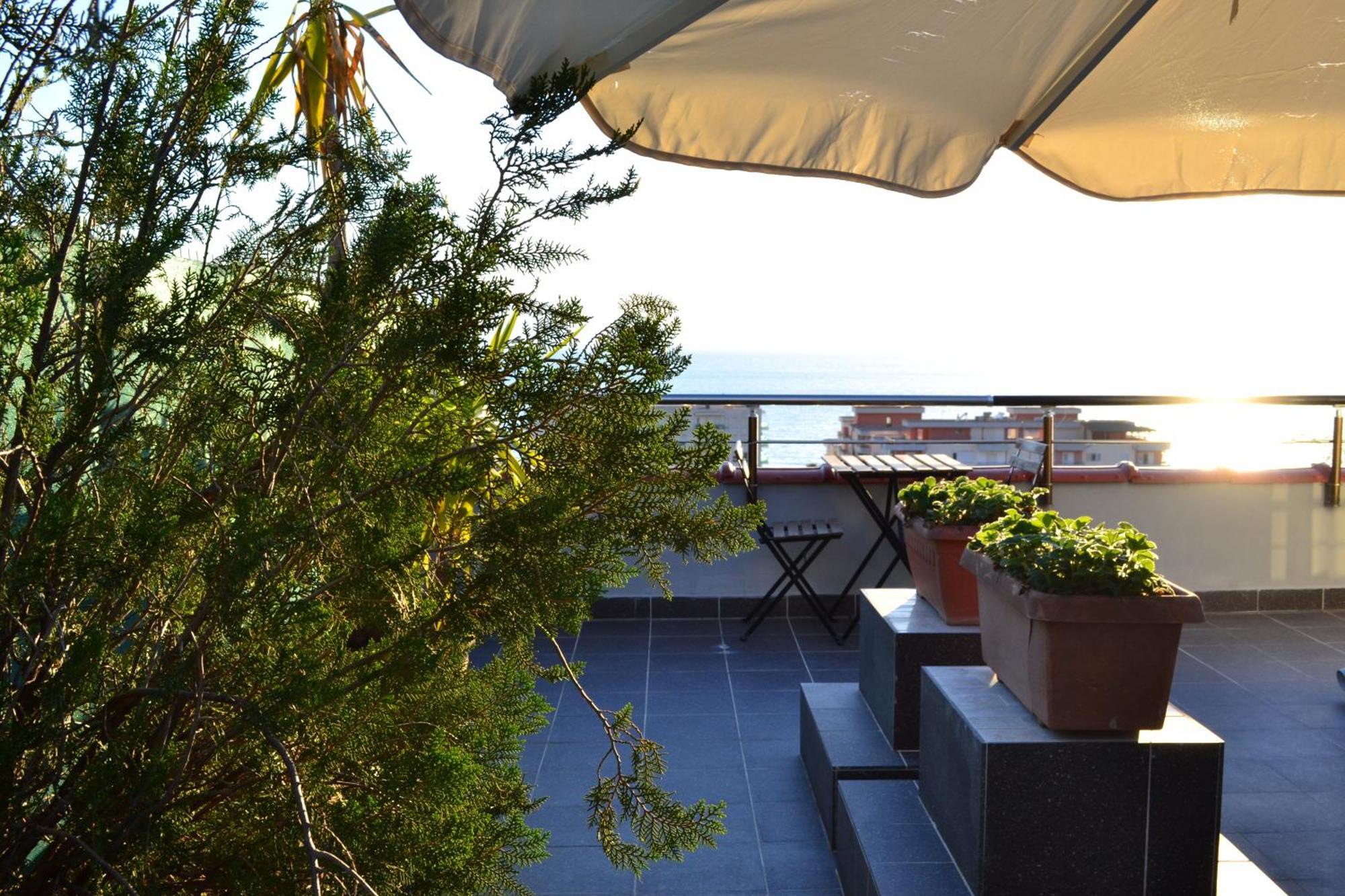 Appartamento Seaview Penthouse Terrace & Garage Vlorë Esterno foto